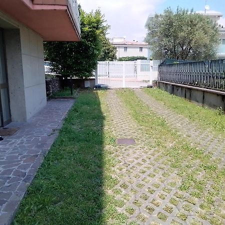 Holiday Apartaments Ντεζεντσάνο ντελ Γκάρντα Εξωτερικό φωτογραφία